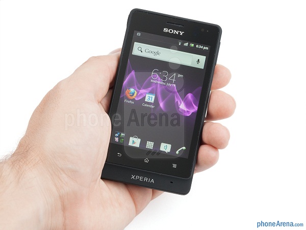 Sony-Xperia-go-Review-04